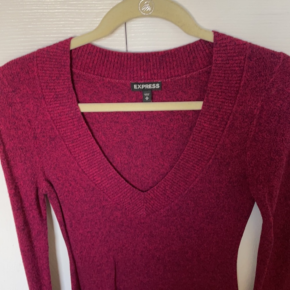 Express Sweater - Picture 4 of 4